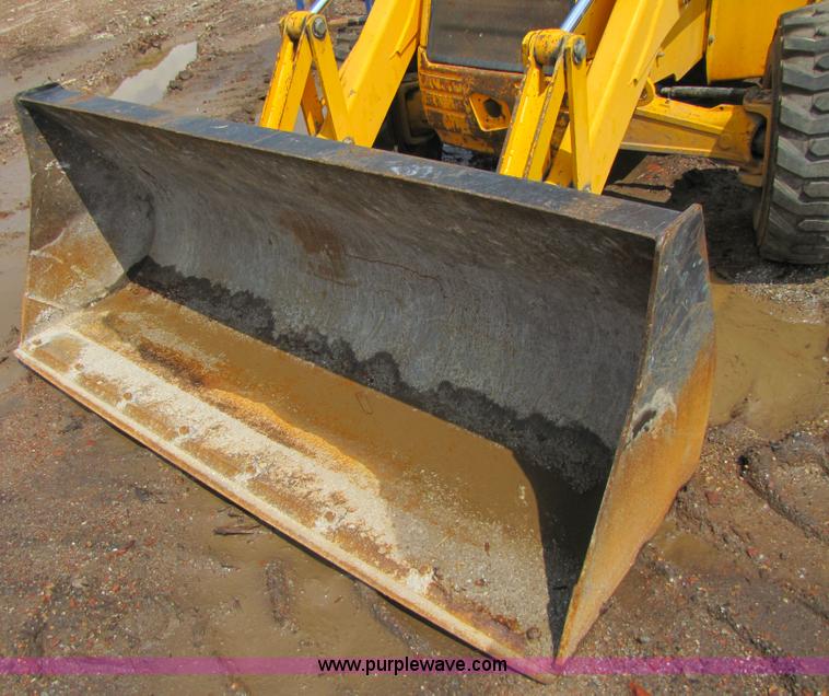 image for item 3064 JCB 214E backhoe