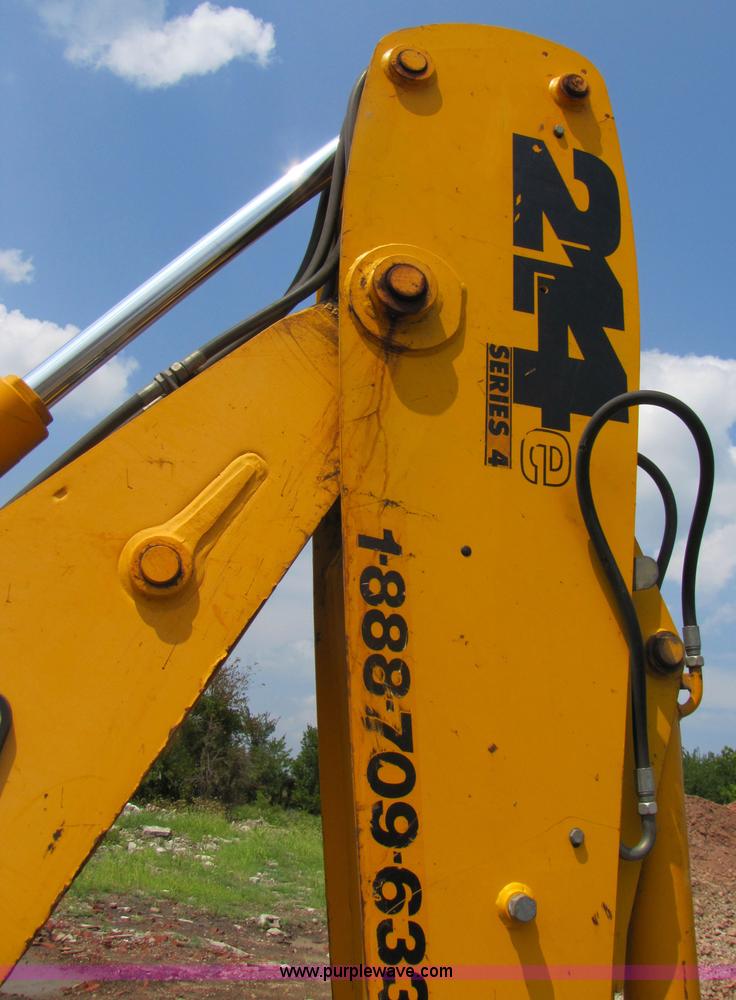 image for item 3064 JCB 214E backhoe
