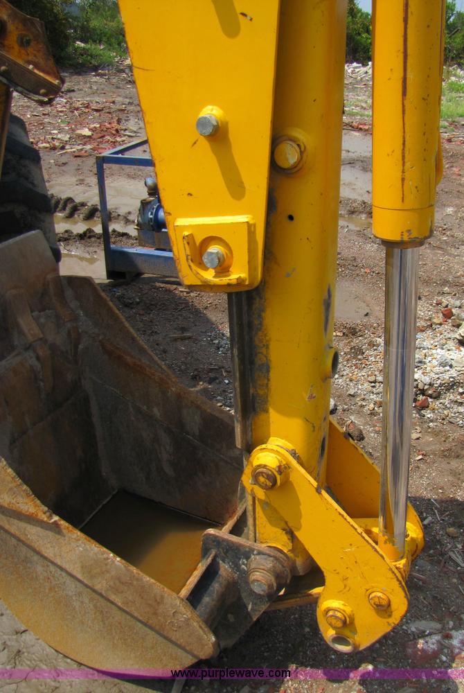 image for item 3064 JCB 214E backhoe
