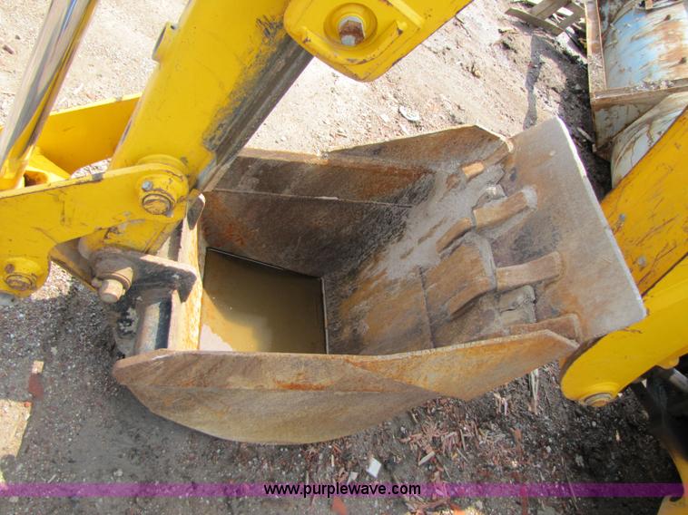 image for item 3064 JCB 214E backhoe
