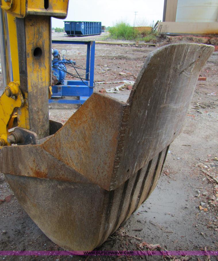 image for item 3064 JCB 214E backhoe