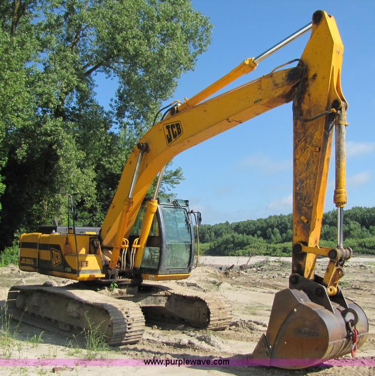 image for item 3574 1999 JCB JS200L excavator