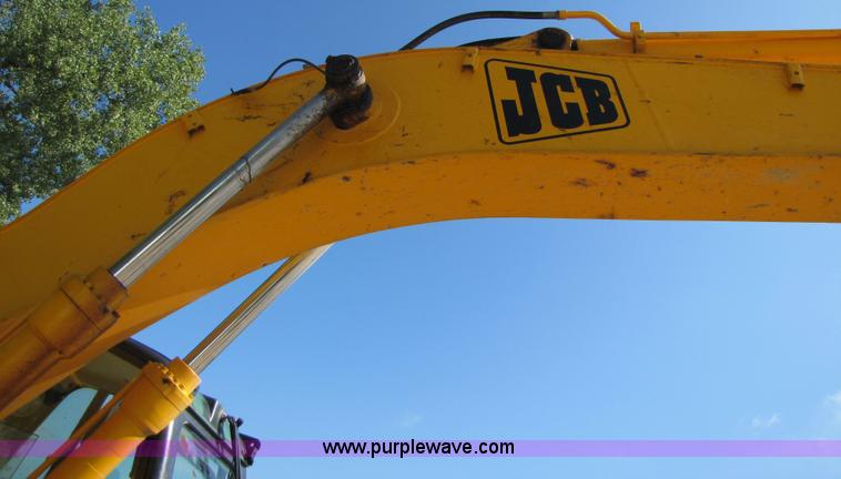image for item 3574 1999 JCB JS200L excavator