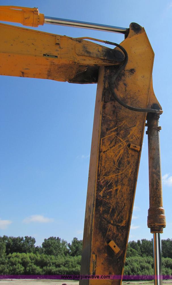 image for item 3574 1999 JCB JS200L excavator