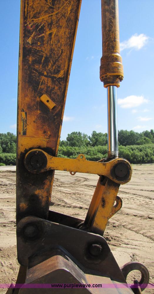 image for item 3574 1999 JCB JS200L excavator