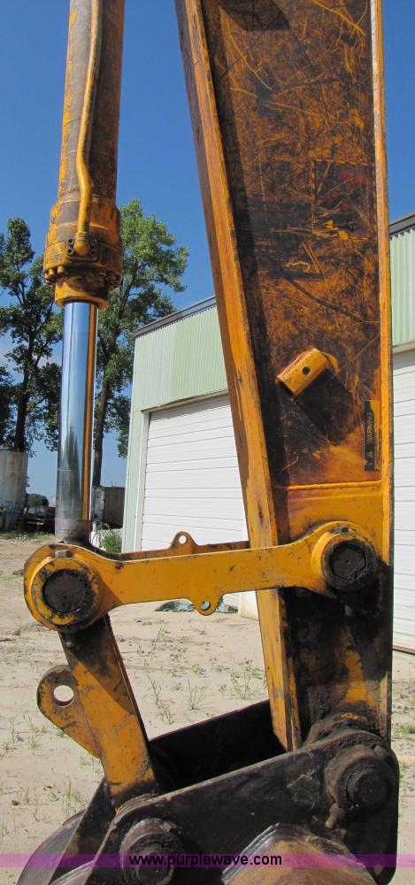 image for item 3574 1999 JCB JS200L excavator