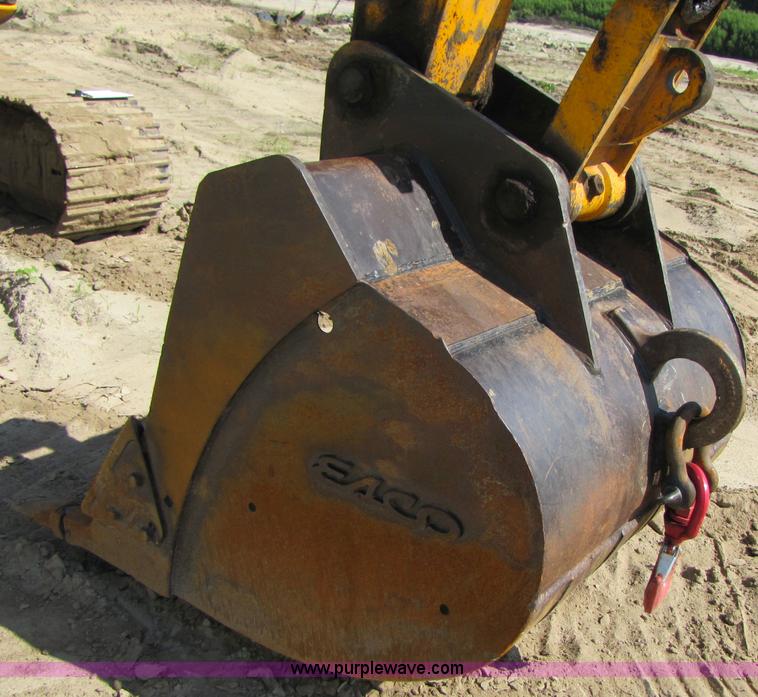 image for item 3574 1999 JCB JS200L excavator