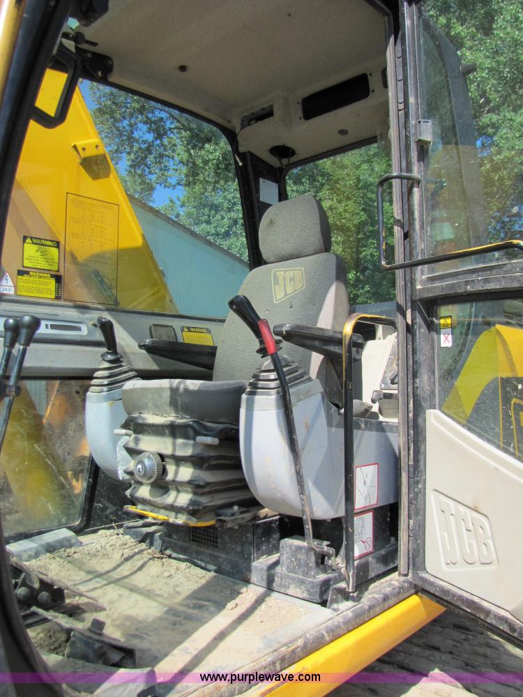 image for item 3574 1999 JCB JS200L excavator