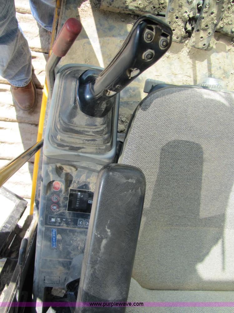 image for item 3574 1999 JCB JS200L excavator