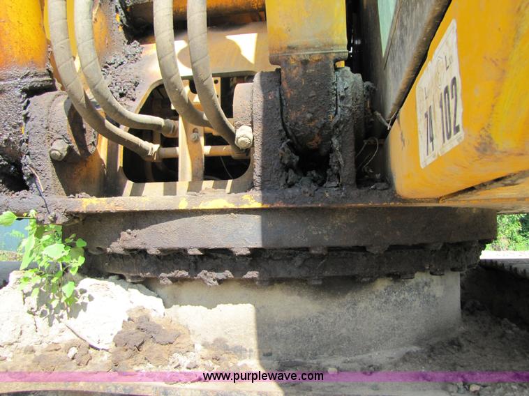 image for item 3574 1999 JCB JS200L excavator