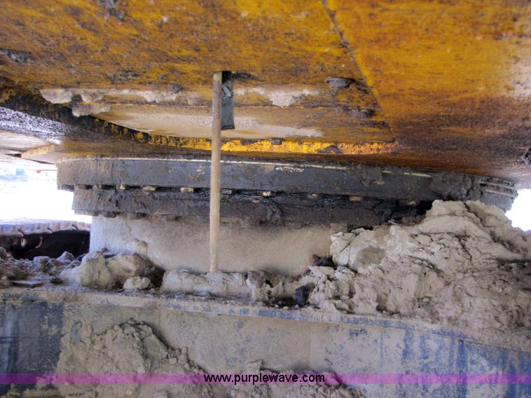 image for item 3574 1999 JCB JS200L excavator