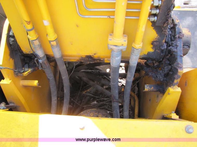 image for item 3574 1999 JCB JS200L excavator