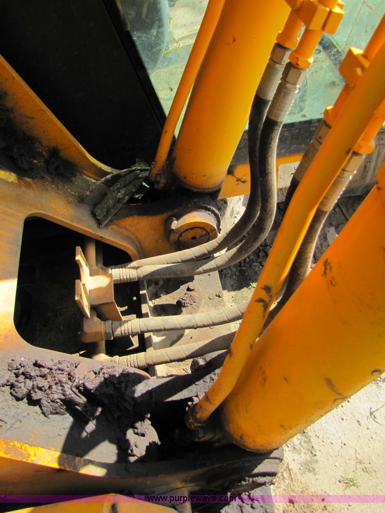 image for item 3574 1999 JCB JS200L excavator