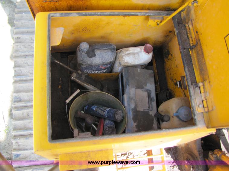 image for item 3574 1999 JCB JS200L excavator