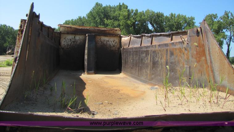 image for item 3577 1969 10-ton Army Truck 6x6 dump truck