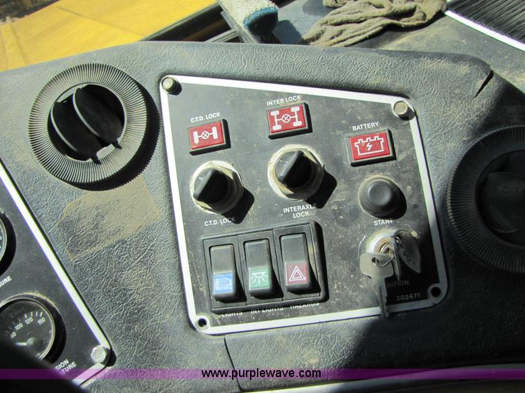 image for item 3579 Bell B40 6X6 dump truck