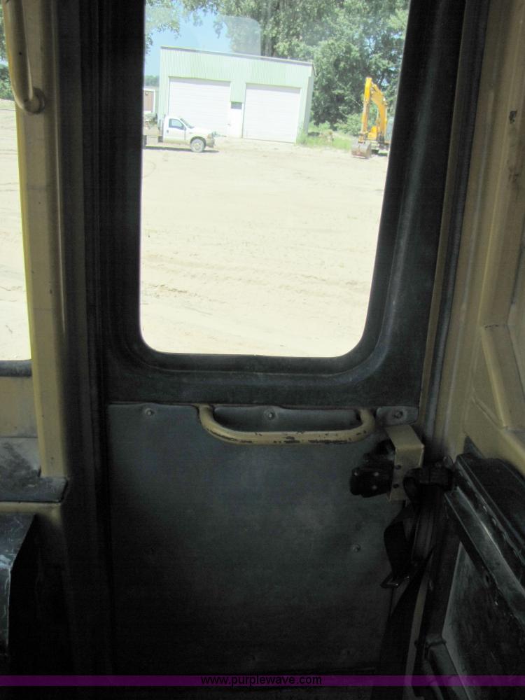 image for item 3579 Bell B40 6X6 dump truck