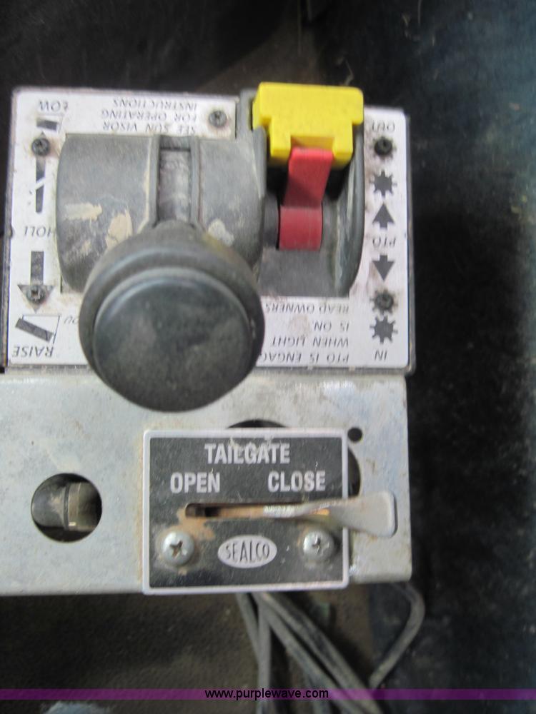 image for item 4000 1990 International Series 9400 semi truck