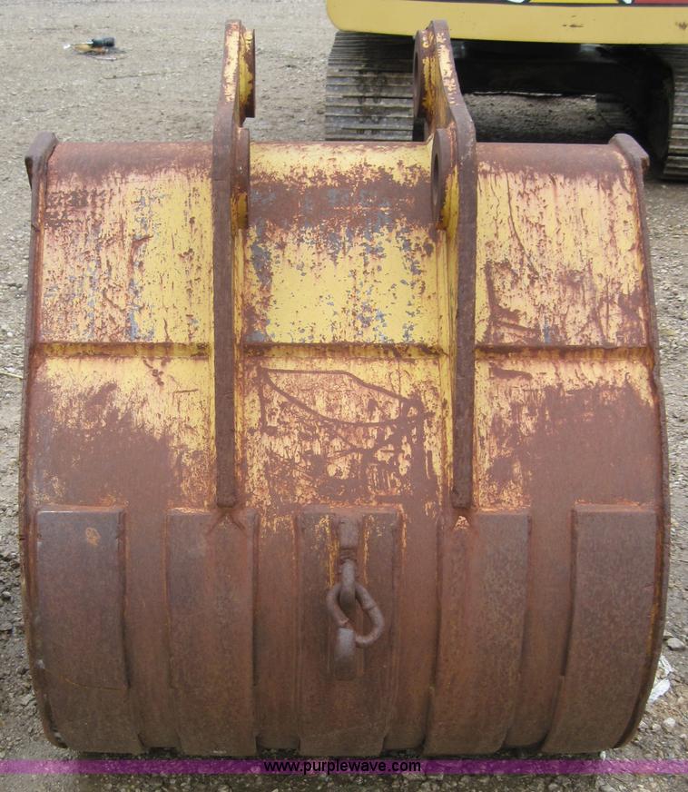 image for item 4002 Caterpillar 225 excavator bucket