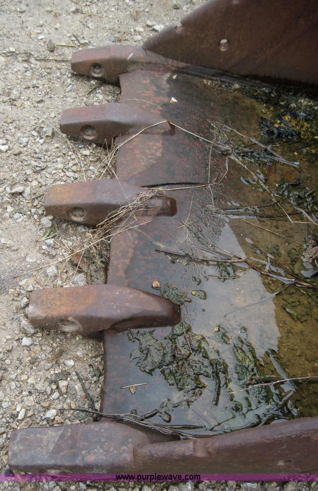 image for item 4002 Caterpillar 225 excavator bucket