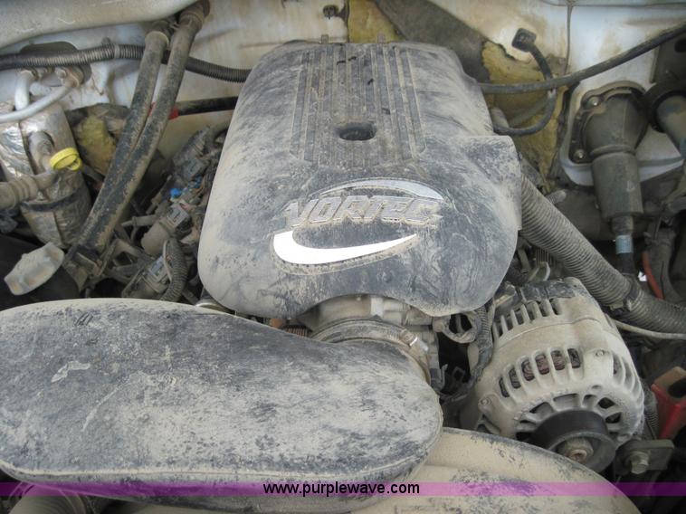 image for item 4006 2002 GMC Sierra K2500 HD pickup truck