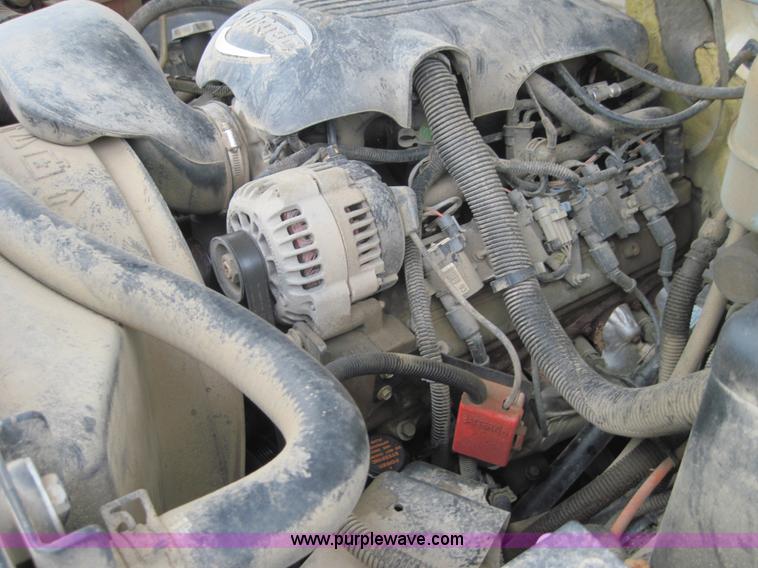 image for item 4006 2002 GMC Sierra K2500 HD pickup truck