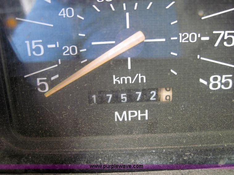 image for item 4010 1981 Ford Medium Heavy F600 truck