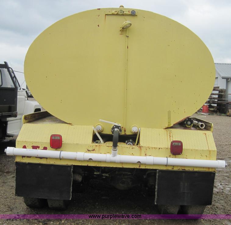 image for item 4011 1972 Mack R-600 tanker truck