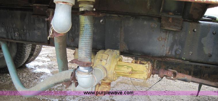 image for item 4011 1972 Mack R-600 tanker truck