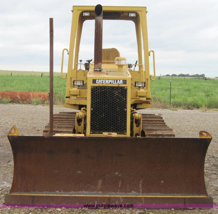 image for item 4012 1989 Caterpillar D3C dozer