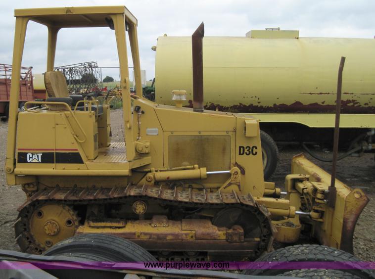 image for item 4012 1989 Caterpillar D3C dozer