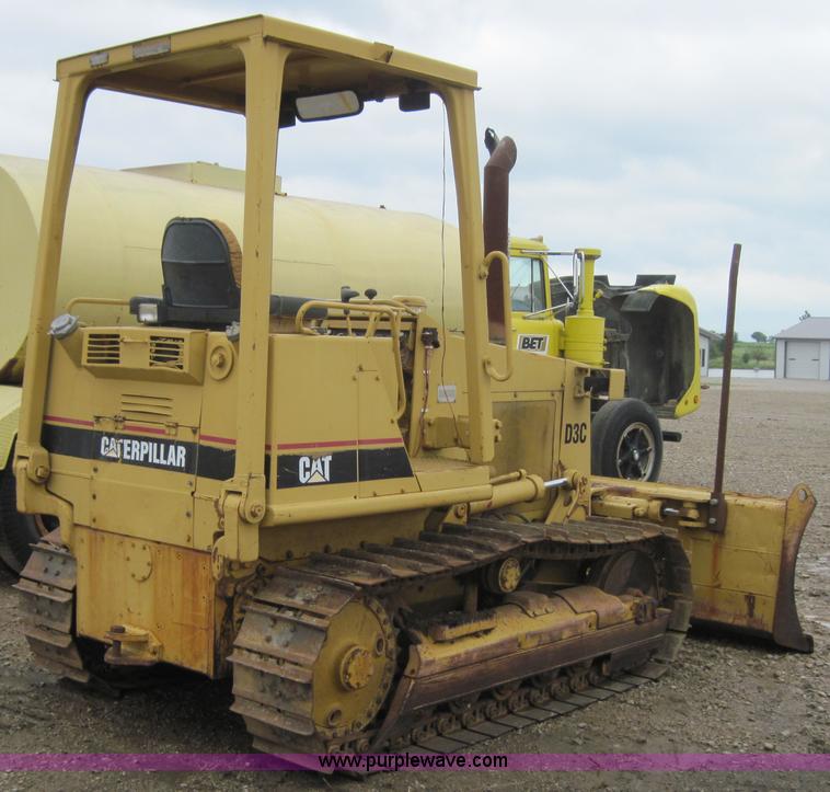 image for item 4012 1989 Caterpillar D3C dozer