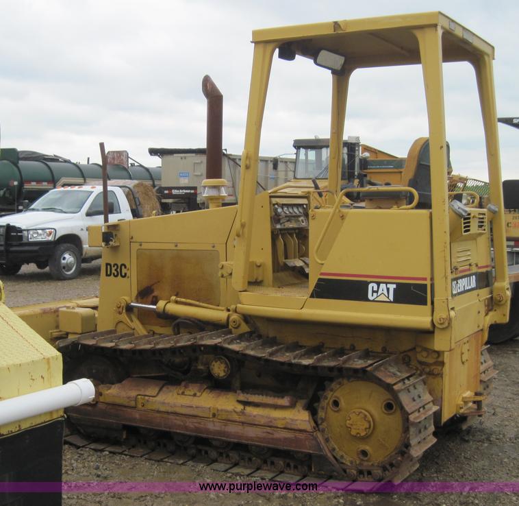 image for item 4012 1989 Caterpillar D3C dozer