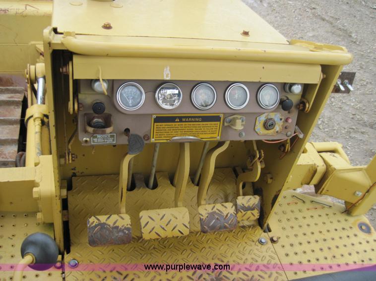 image for item 4012 1989 Caterpillar D3C dozer