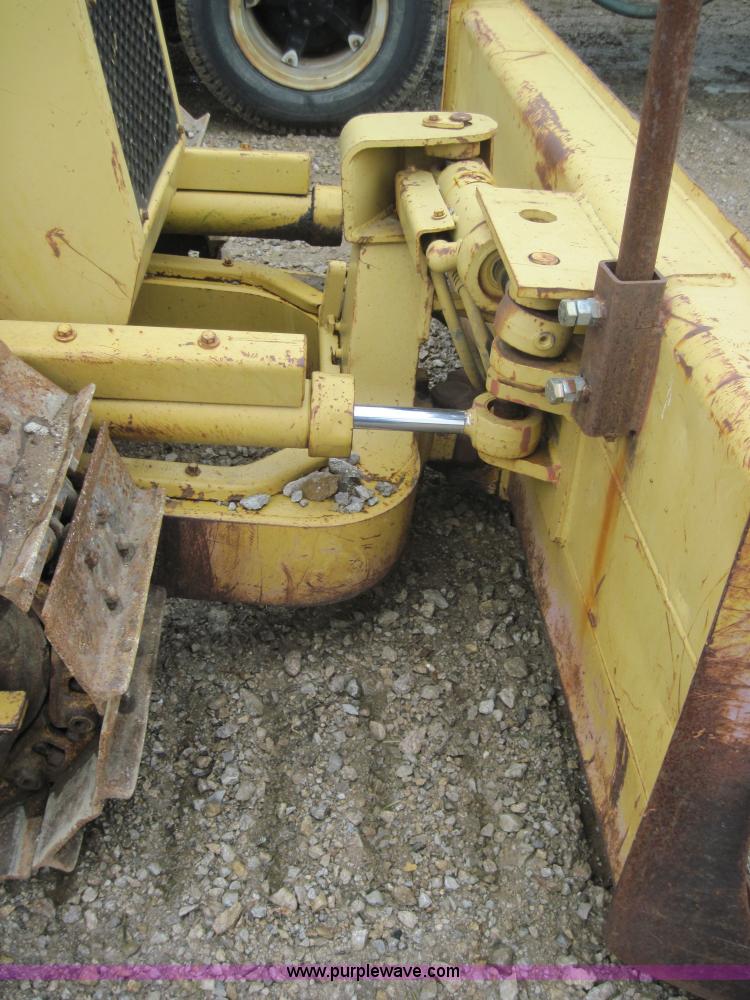 image for item 4012 1989 Caterpillar D3C dozer