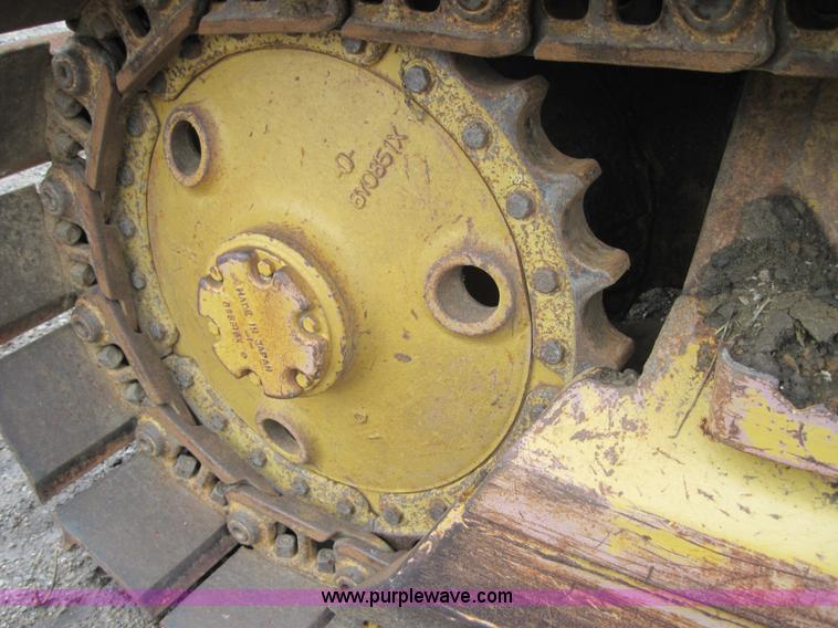 image for item 4012 1989 Caterpillar D3C dozer