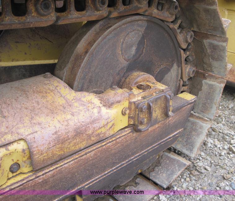 image for item 4012 1989 Caterpillar D3C dozer