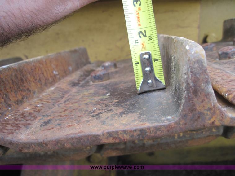 image for item 4012 1989 Caterpillar D3C dozer