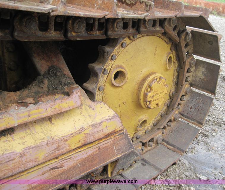 image for item 4012 1989 Caterpillar D3C dozer