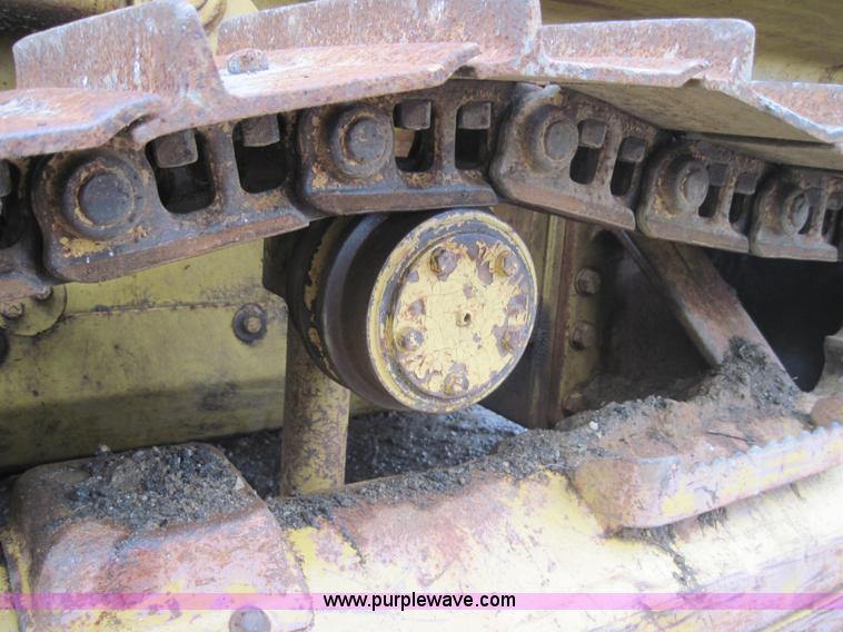 image for item 4012 1989 Caterpillar D3C dozer
