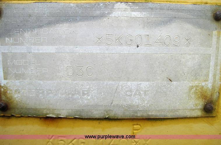 image for item 4012 1989 Caterpillar D3C dozer