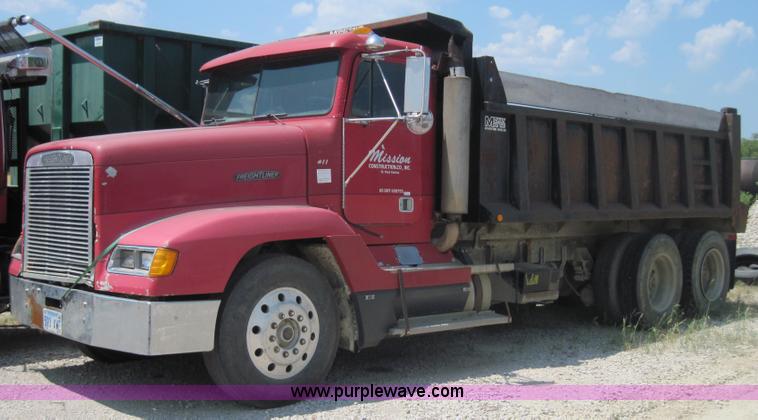 image for item 4475 1989 Freightliner Conventional FLD dump truck