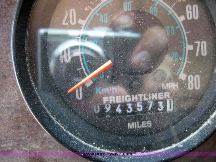 image for item 4475 1989 Freightliner Conventional FLD dump truck