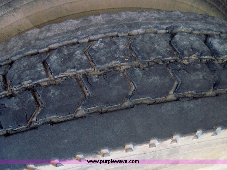 image for item 4475 1989 Freightliner Conventional FLD dump truck