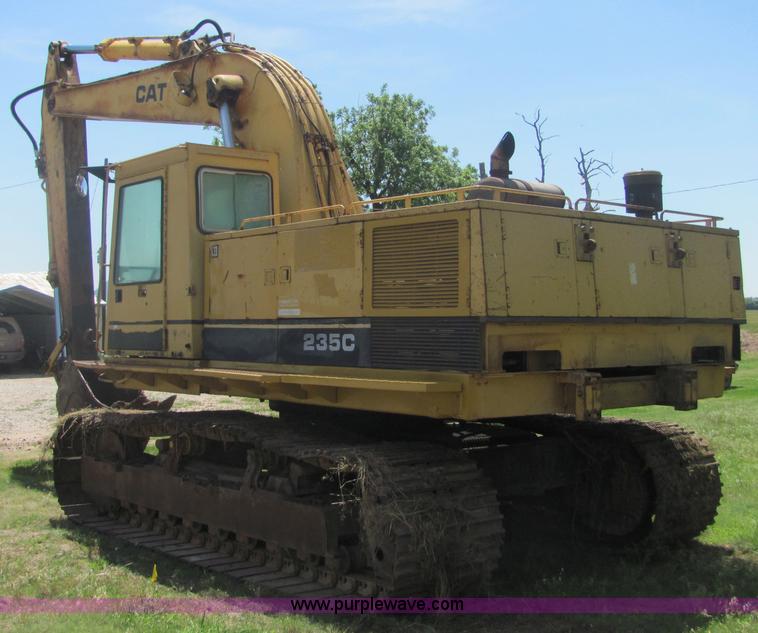 image for item 4617 1989 Caterpillar 235C excavator