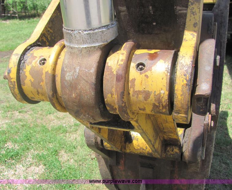 image for item 4617 1989 Caterpillar 235C excavator