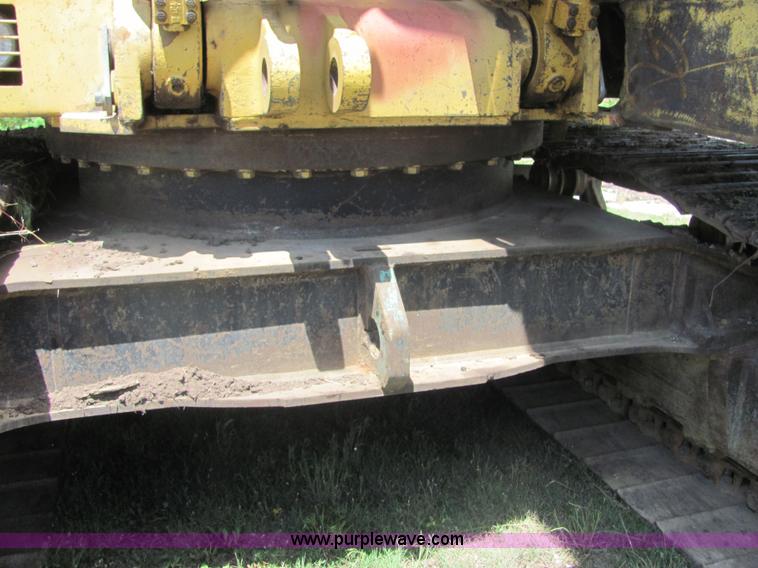 image for item 4617 1989 Caterpillar 235C excavator
