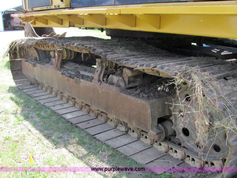 image for item 4617 1989 Caterpillar 235C excavator