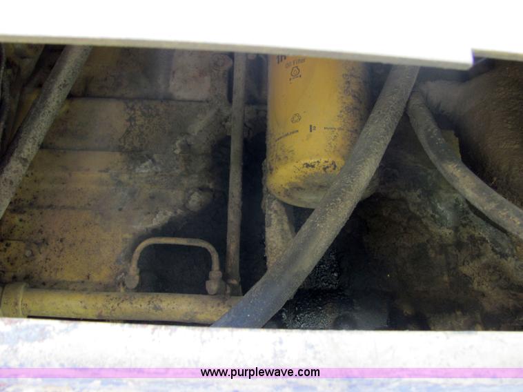 image for item 4617 1989 Caterpillar 235C excavator