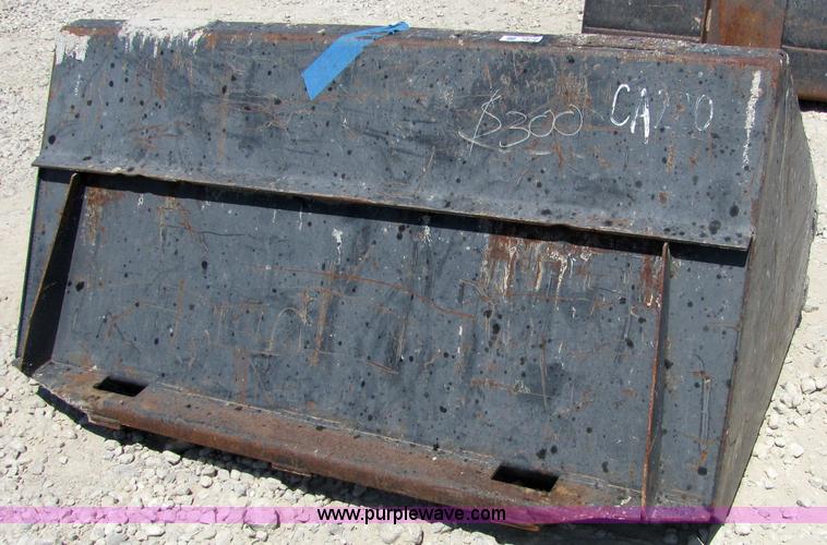 image for item 4742 Concrete skid steer bucket